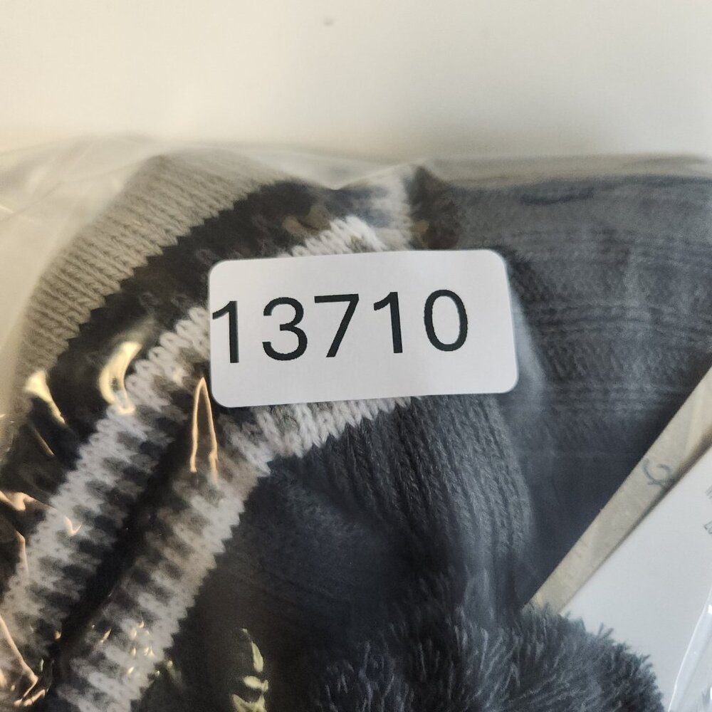 Carhartt Rexburg Hat Gray Beanie Sock Hat Gray Winter Outdoors Cuffed Pom Pom - Picture 4 of 4